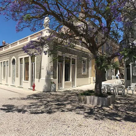 Auberge de jeunesse Wood Steel & Glass